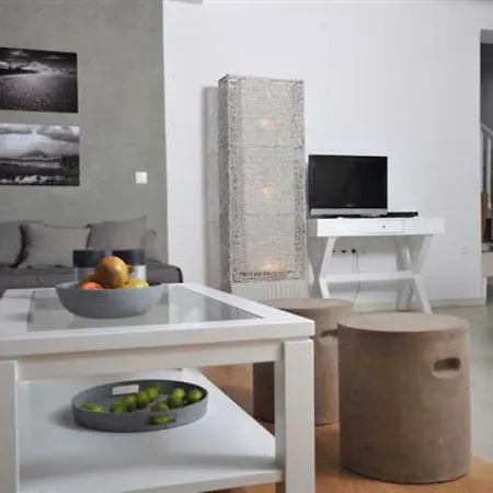 Stagones Luxury Aparthotel Ampelas